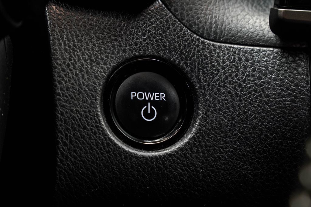 Toyota Camry photo 30