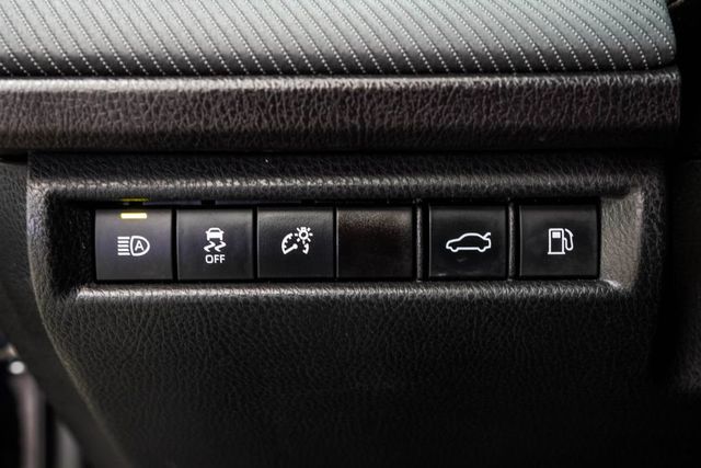 2025 Toyota Camry SE - 23071463 - 39