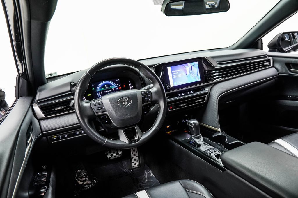 Toyota Camry photo 5
