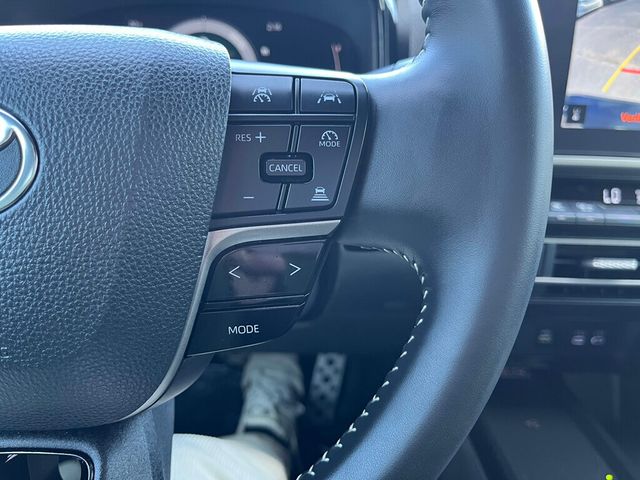 2025 Toyota Camry SE - 22929390 - 17