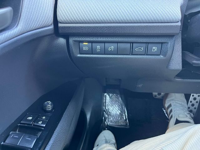 2025 Toyota Camry SE - 22929390 - 19