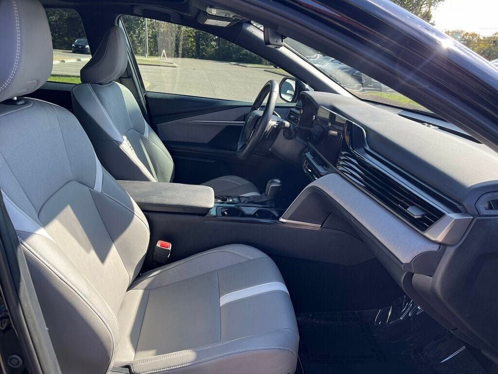 2025 Toyota Camry SE - 22962144 - 9