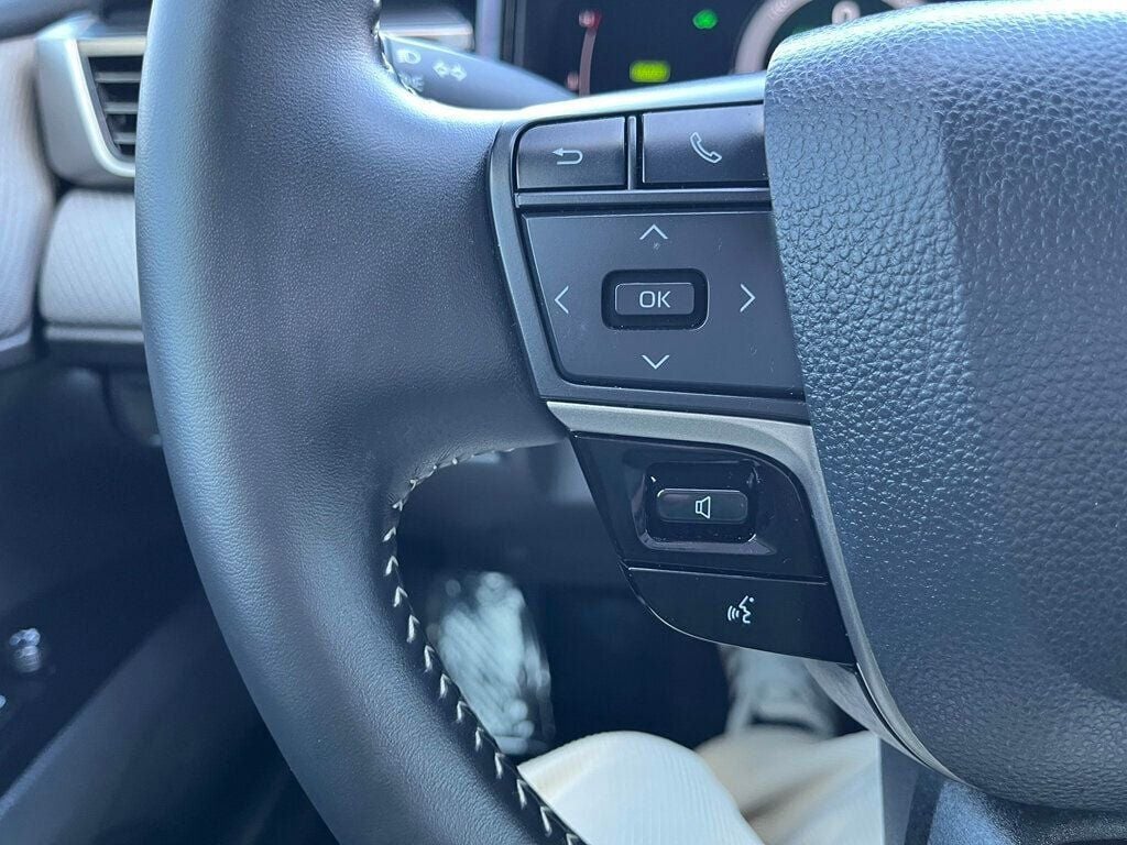 2025 Toyota Camry SE - 22962144 - 18