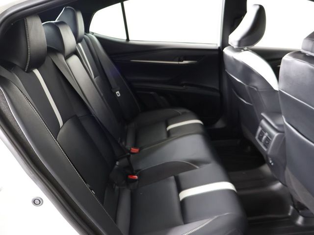 2025 Toyota Camry SE - 23081456 - 31