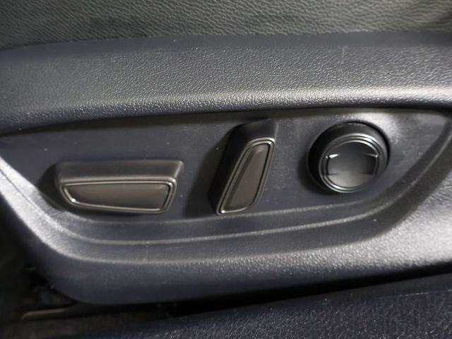 2025 Toyota Camry SE - 23039619 - 29