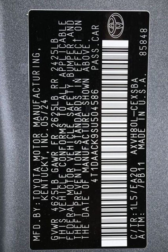 2025 Toyota Camry SE - 22998174 - 3