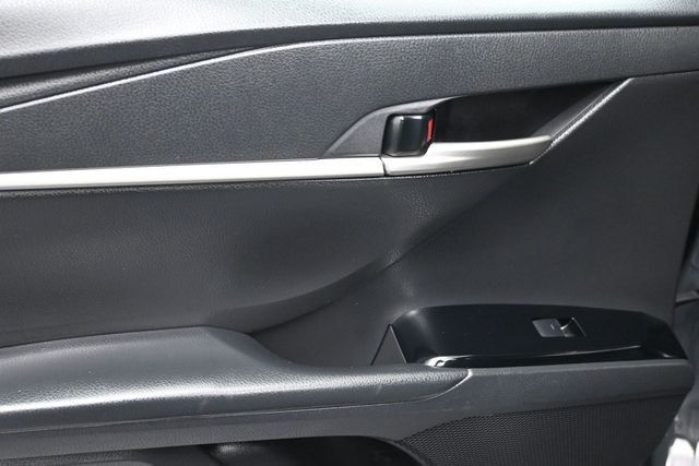 2025 Toyota Camry SE - 23062774 - 9
