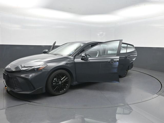 2025 Toyota Camry SE - 23062774 - 30