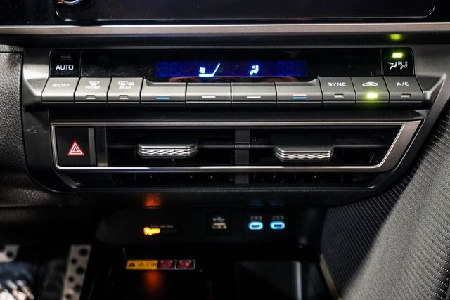 2025 Toyota Camry SE - 22951716 - 25