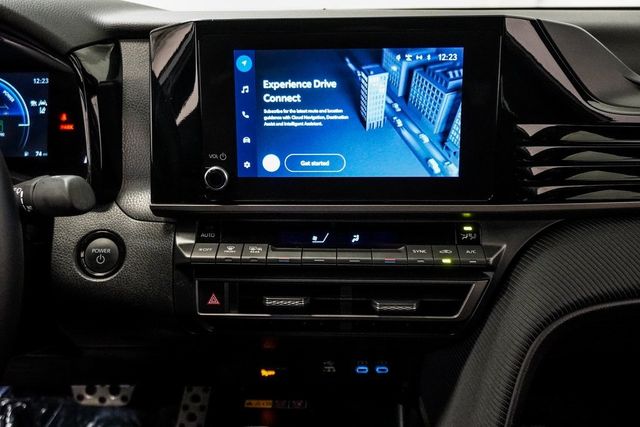 2025 Toyota Camry SE - 22951716 - 26