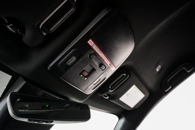 2025 Toyota Camry SE - 22951716 - 29