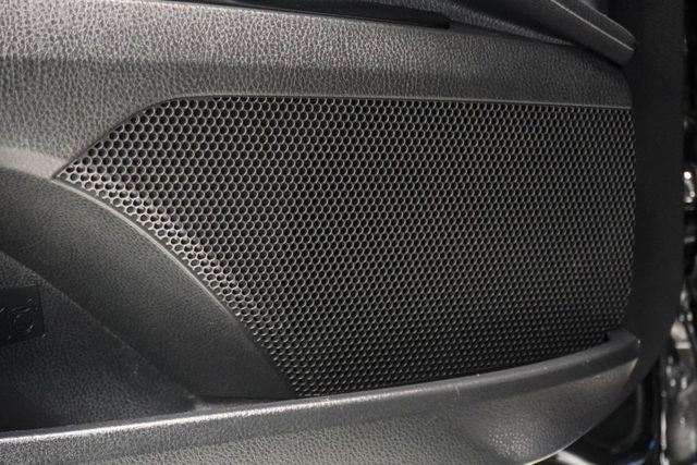 2025 Toyota Camry SE - 22981965 - 21