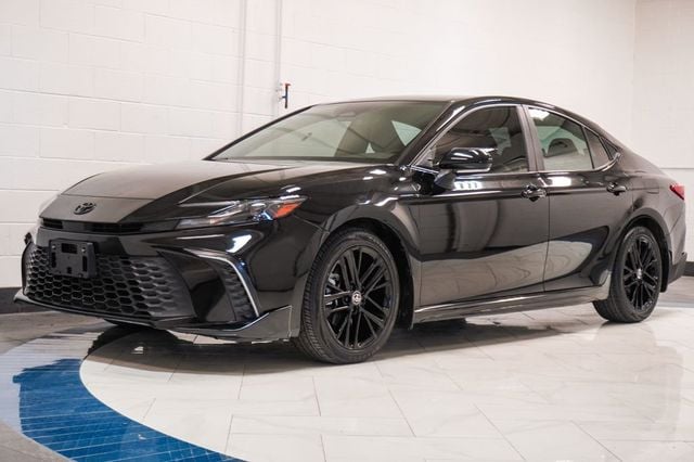 2025 Toyota Camry SE - 22981965 - 3