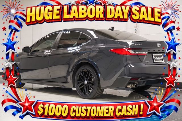 2025 Toyota Camry SE - 23069494 - 32