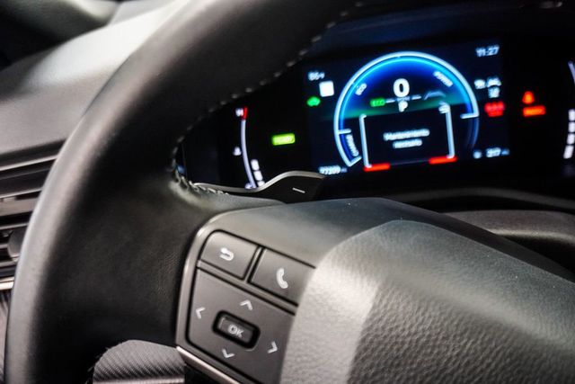 2025 Toyota Camry SE - 23071924 - 17