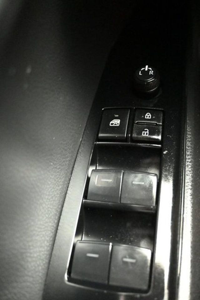 2025 Toyota Camry SE - 23074775 - 23