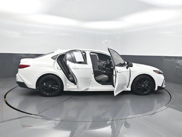 2025 Toyota Camry SE - 23074775 - 32