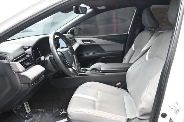 2025 Toyota Camry SE - 23074775 - 5