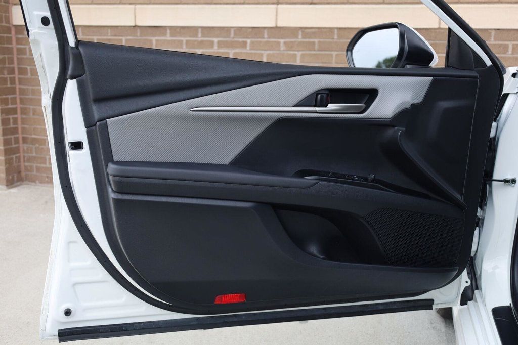 Toyota Camry photo 15