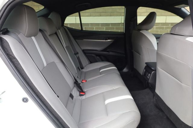 2025 Toyota Camry SE - 23087908 - 24