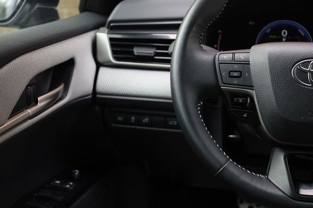 2025 Toyota Camry SE - 23087908 - 31