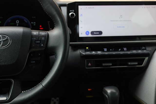 2025 Toyota Camry SE - 23087908 - 32