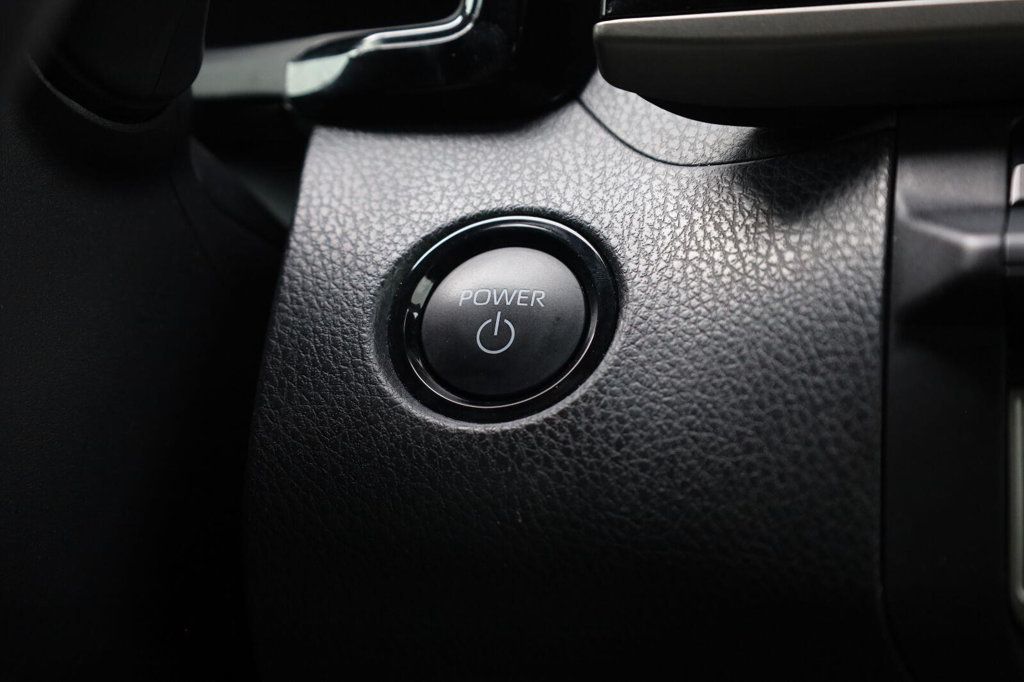 Toyota Camry photo 34