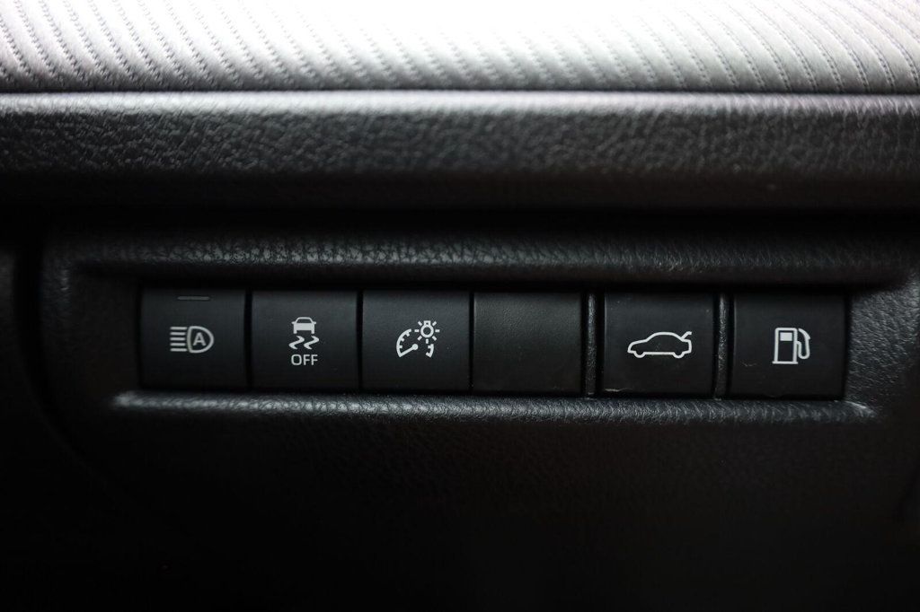 Toyota Camry photo 35
