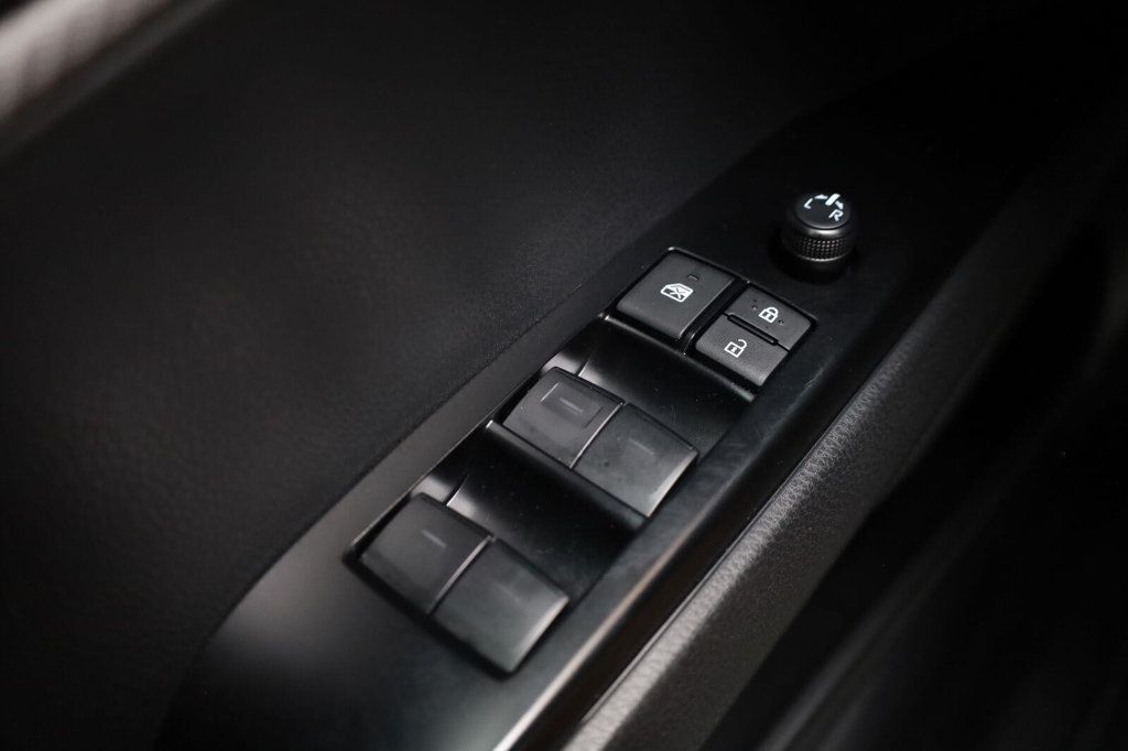 Toyota Camry photo 37