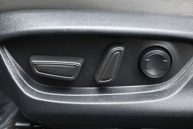 2025 Toyota Camry SE - 23041871 - 9