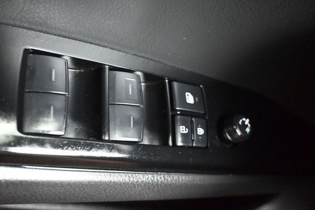 2025 Toyota Camry SE - 23041871 - 27
