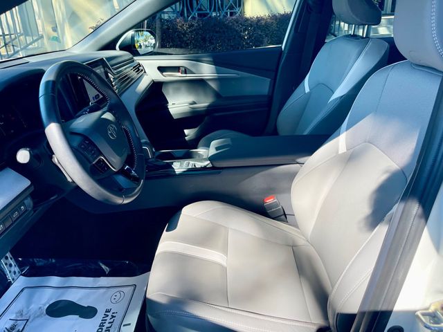 2025 Toyota Camry SE - 22922346 - 9