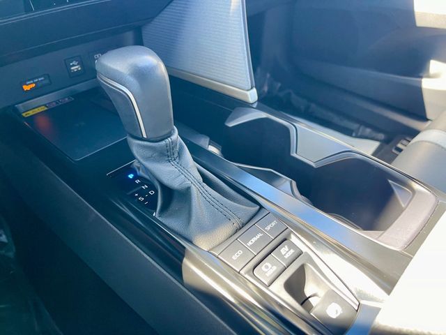 2025 Toyota Camry SE - 22922346 - 13