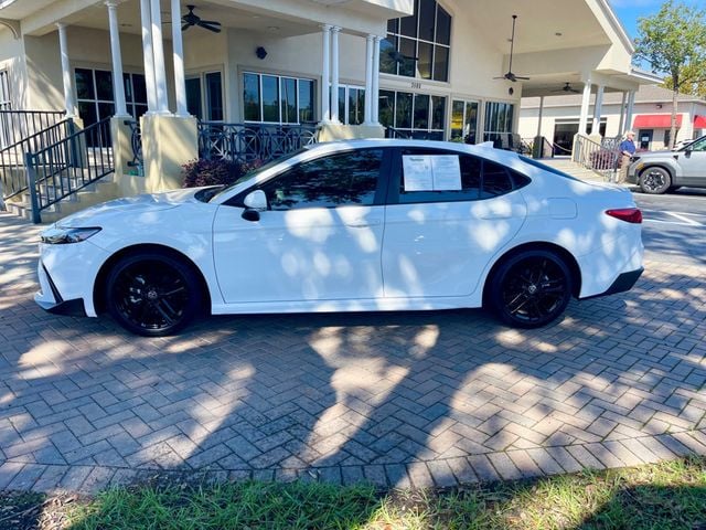2025 Toyota Camry SE - 22922346 - 1