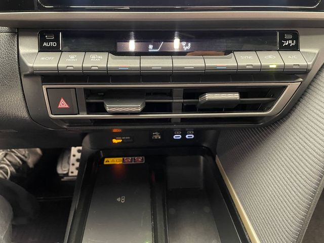 2025 Toyota Camry SE - 22931431 - 14