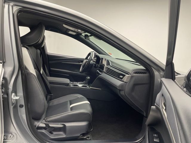 2025 Toyota Camry SE - 22931431 - 19