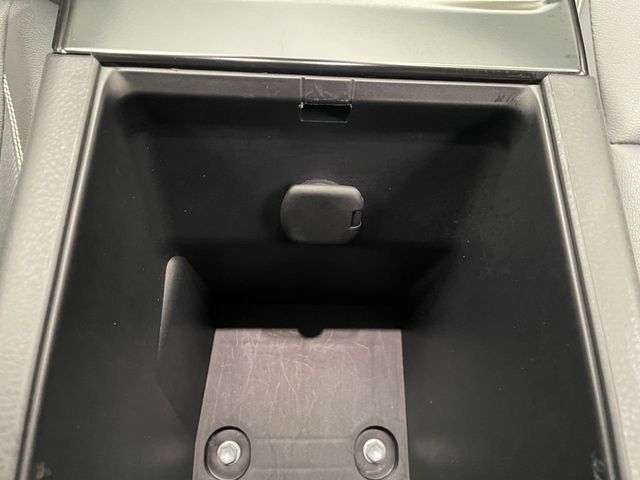 2025 Toyota Camry SE - 22931431 - 30