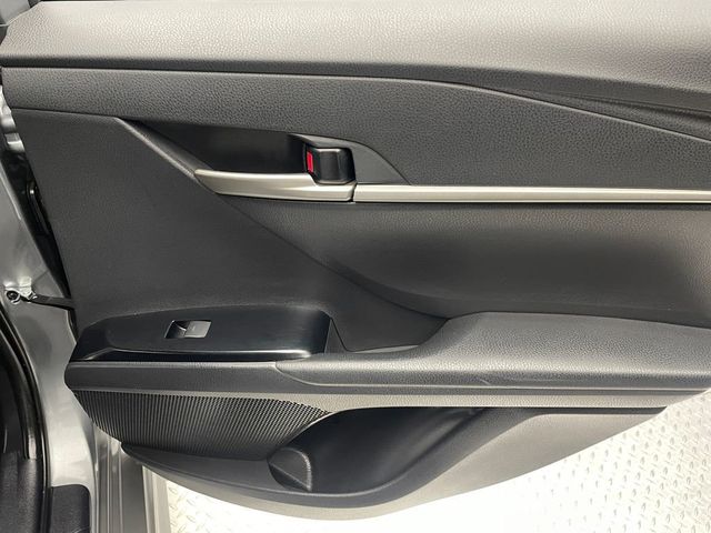 2025 Toyota Camry SE - 22931431 - 33