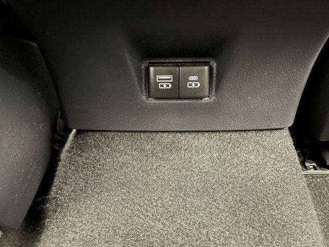 2025 Toyota Camry SE - 22931431 - 36