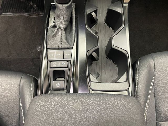 2025 Toyota Camry SE - 22932663 - 28