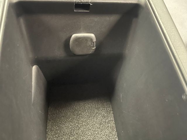 2025 Toyota Camry SE - 22932663 - 29