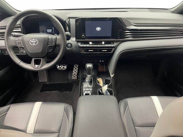 2025 Toyota Camry SE - 22932665 - 18