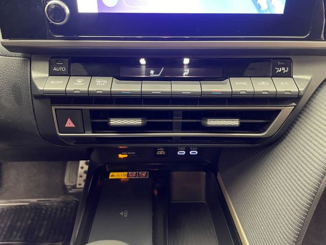 2025 Toyota Camry SE - 22932665 - 26