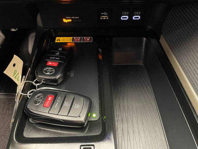 2025 Toyota Camry SE - 22932665 - 27