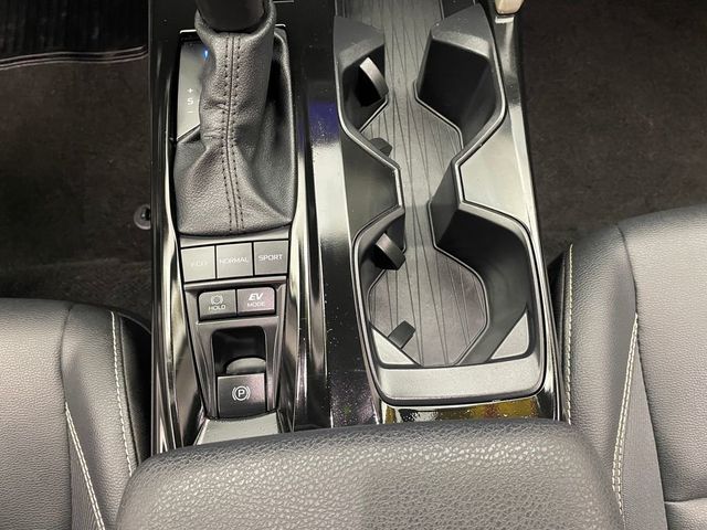 2025 Toyota Camry SE - 22932665 - 28