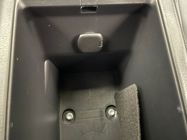 2025 Toyota Camry SE - 22932665 - 29