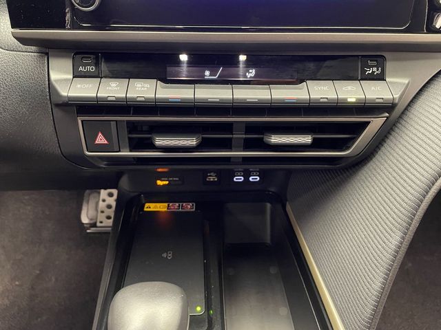 2025 Toyota Camry SE - 22932666 - 26