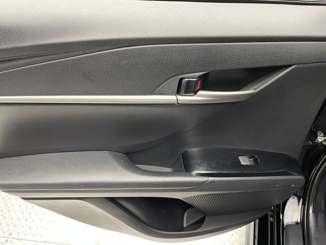 2025 Toyota Camry SE - 22932666 - 31