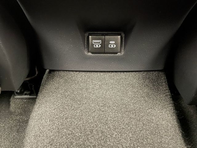 2025 Toyota Camry SE - 22932666 - 37