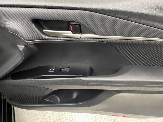 2025 Toyota Camry SE - 22986017 - 14